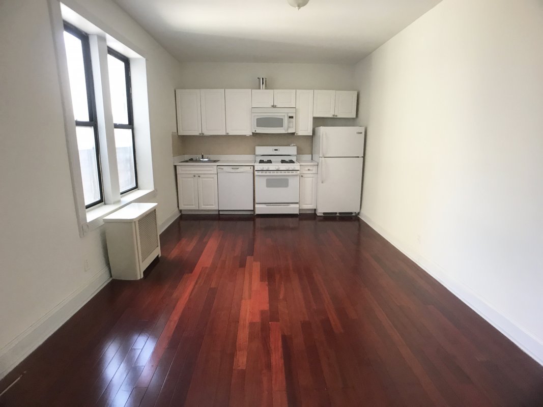 Primary Photo - 562 W 174th St