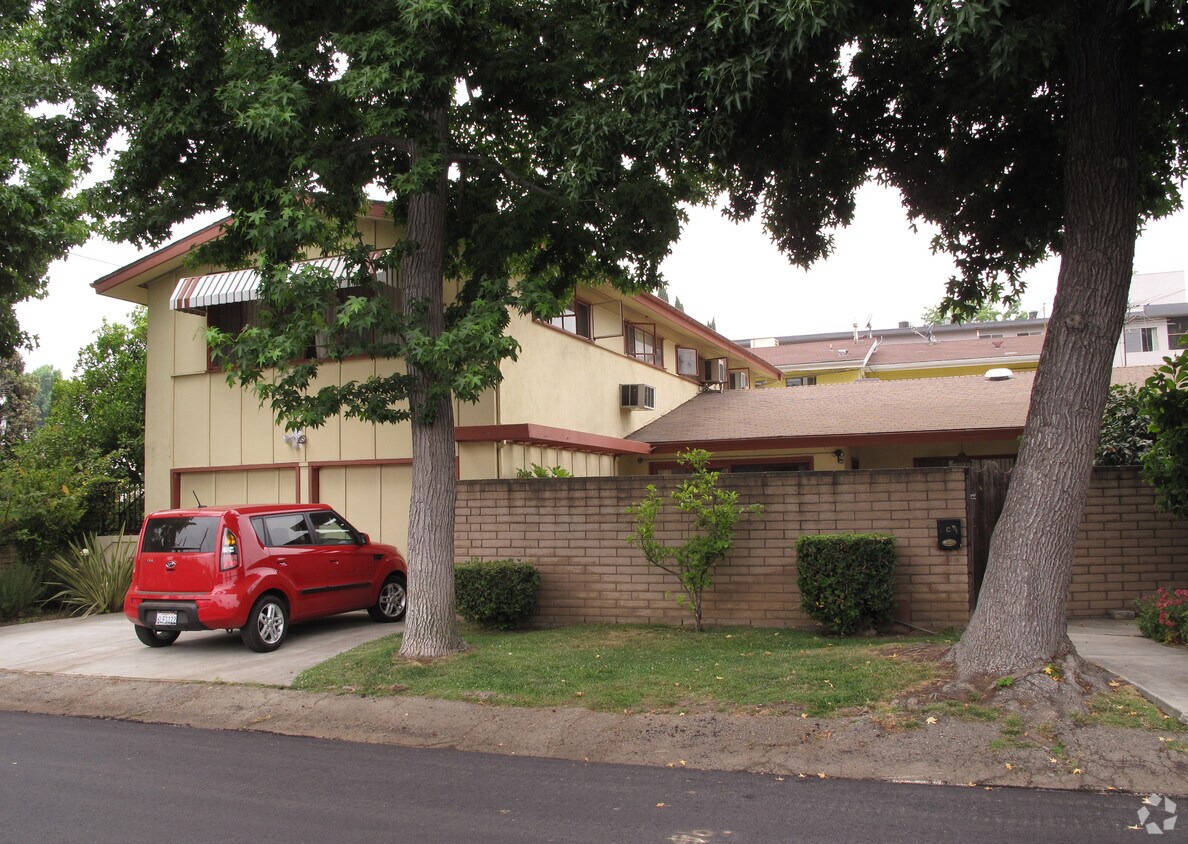 Foto del edificio - 13830 Burbank Blvd