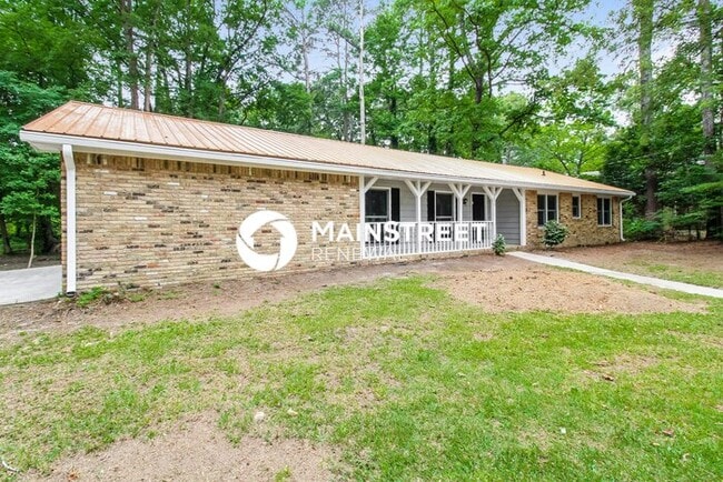 Building Photo - 3 Bedroom Pet-Friendly Home in Snellville, GA with Main Street Renewal