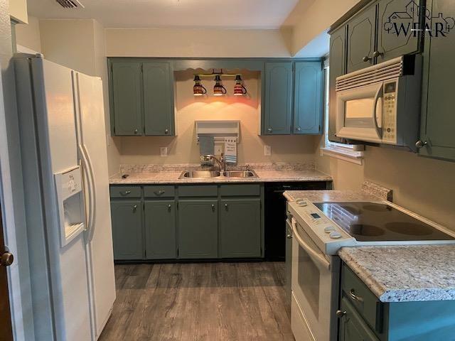 Foto del edificio - 4660 Briarwood Dr