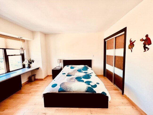 Foto del edificio - 20 W 64th St