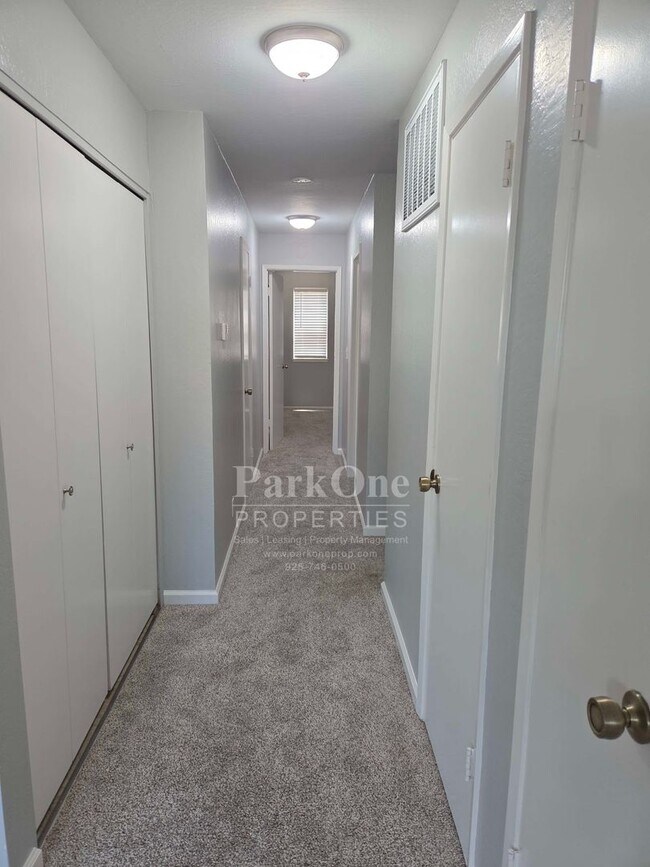 Foto del edificio - Super Spacious 2 bedroom Condo