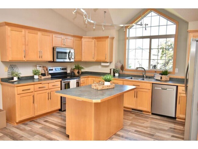Foto del edificio - 1304 Stone Ridge Rd