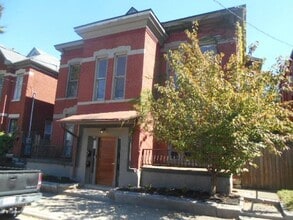 Building Photo - 1105 S 1st St