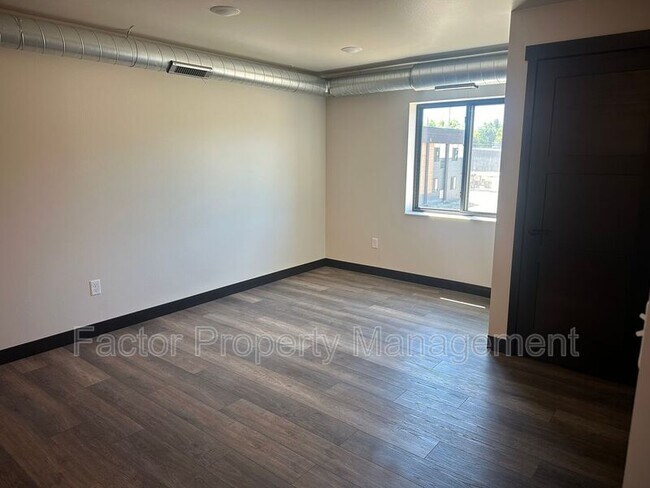 Foto del edificio - 1111 Range St