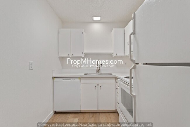 Building Photo - Newly and Thoughtfully Renovated Two Story Two Bedroom in Beaverton!