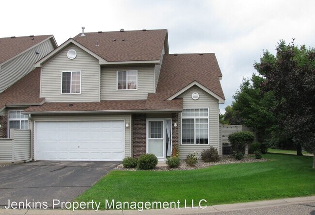 Building Photo - 2 br, 1.5 bath House - 2427 Oakridge Circle