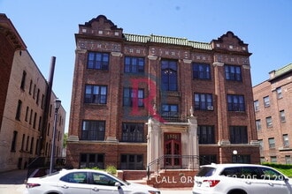 Building Photo - 1820 1st Ave S