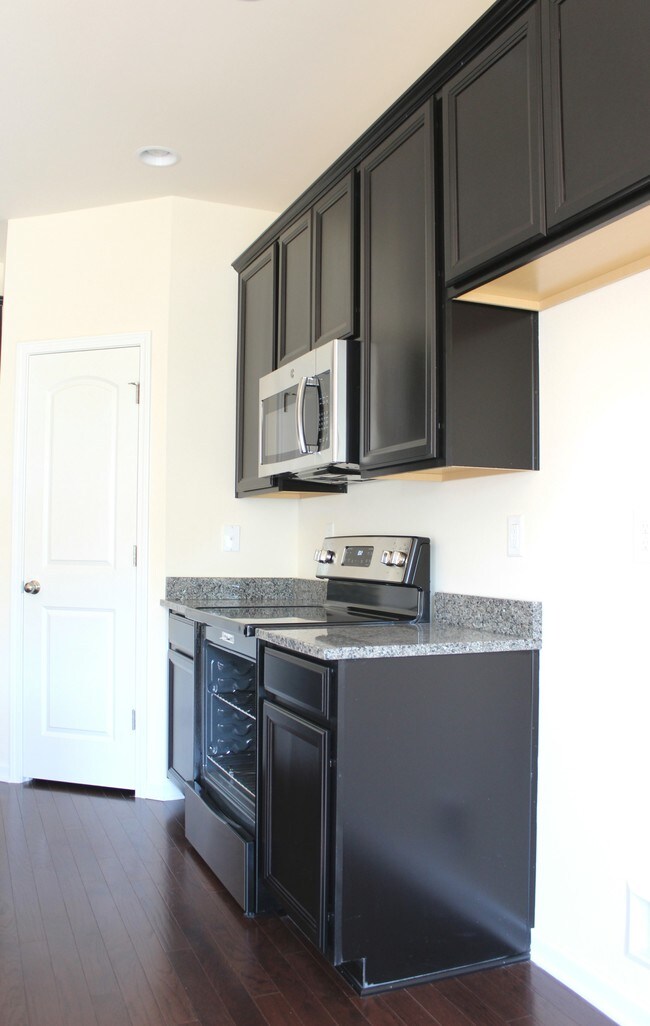 Building Photo - 6435 Prosperity Church Rd