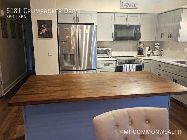 Foto del edificio - 5181 Crumpacker Dr