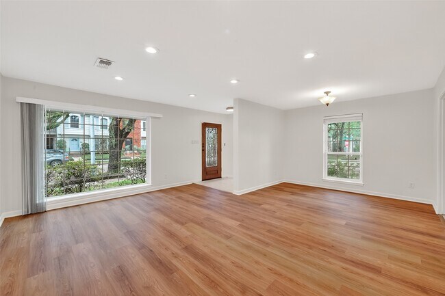Foto del edificio - 500 N Post Oak Ln