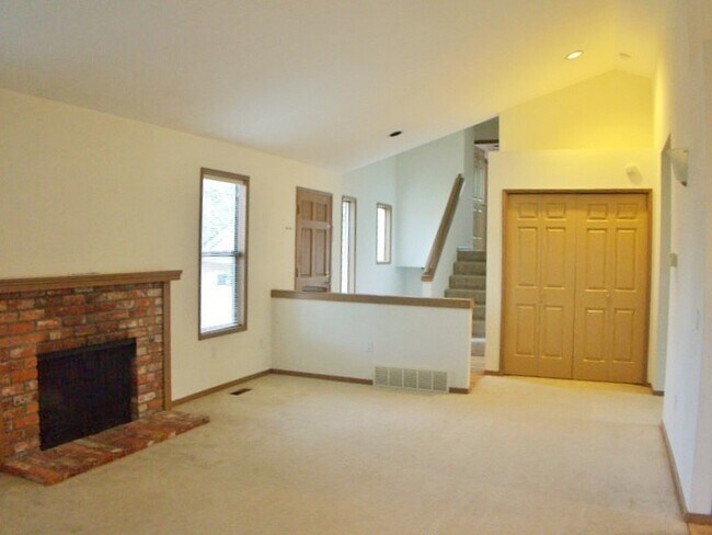 Foto del edificio - 4531 191st Ave SE
