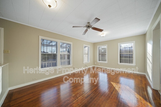 Foto del edificio - 103 Cosgrove St