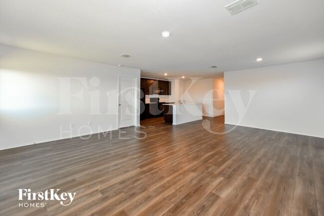 Building Photo - 608 Autumnwood Way