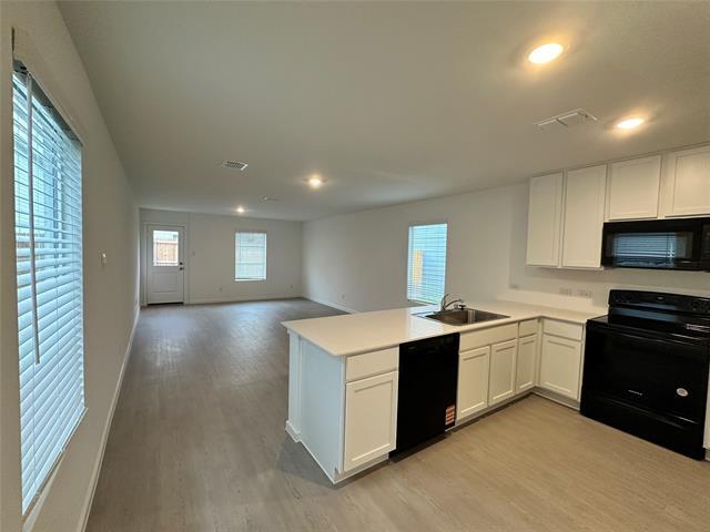 Foto del edificio - 924 Sandhill Crane Ln