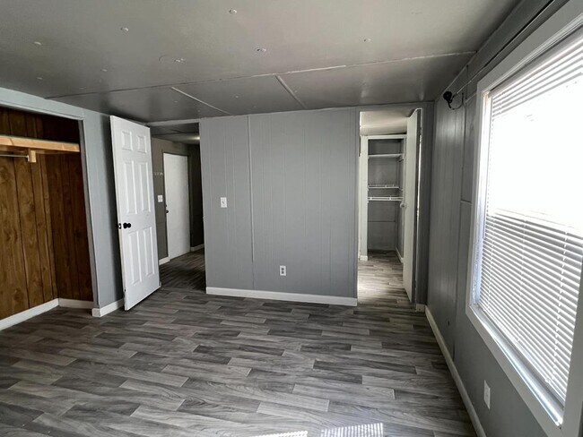 Building Photo - 8515 S County Rd
