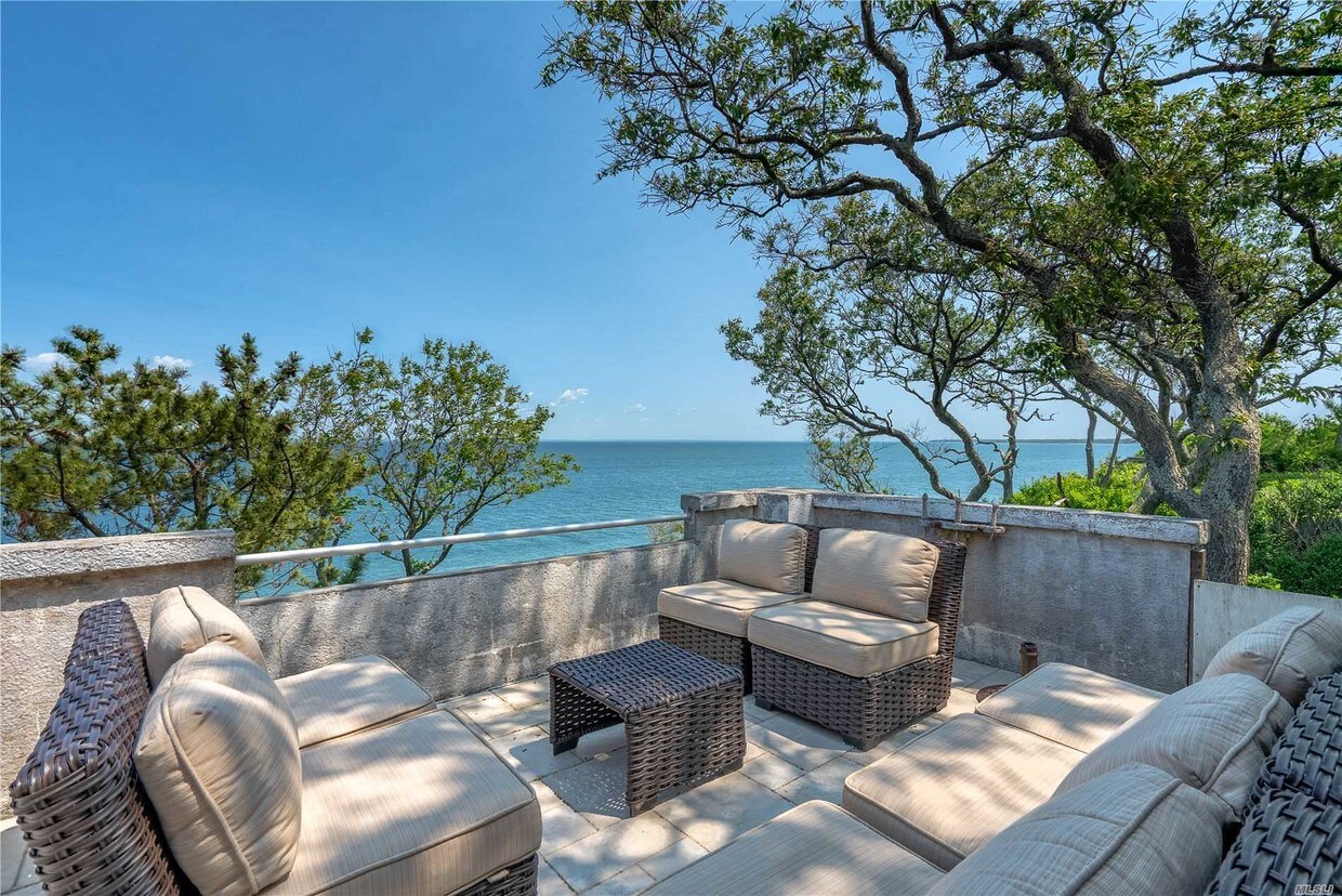 Foto principal - 18725 Soundview Ave