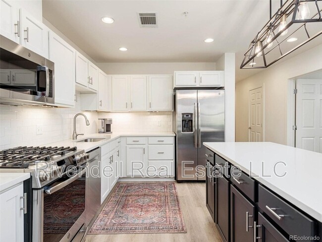 Photo - 1631 Emerson St Apartment