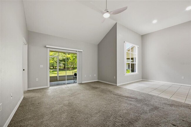 Foto del edificio - 13200 W Newberry Rd