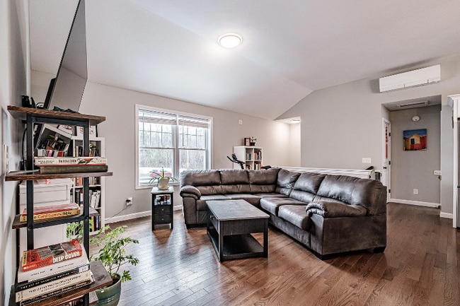 Foto del edificio - 364 Buxton Rd