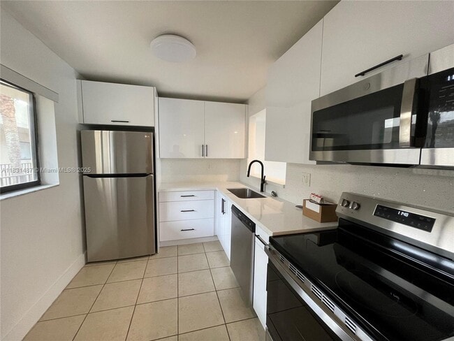 Foto del edificio - 8025 SW 107th Ave