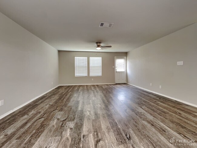 Building Photo - 9734 Marbach Hill San Antonio TX