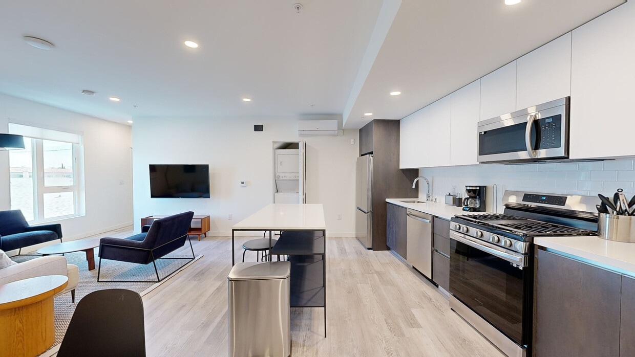 Photo - Solaire Venice Apartments