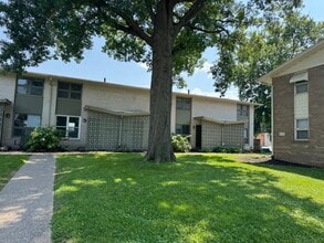Building Photo - 61 Sutton Ct