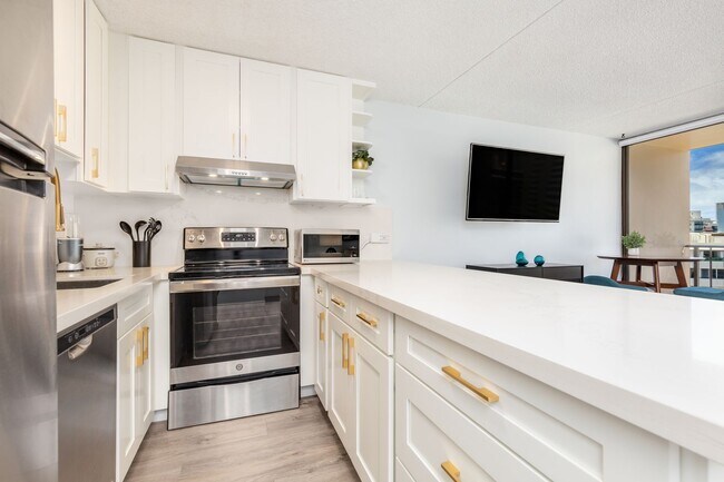 Foto del edificio - Unwind in Style: Fully Furnished 1 Bed/1 B...