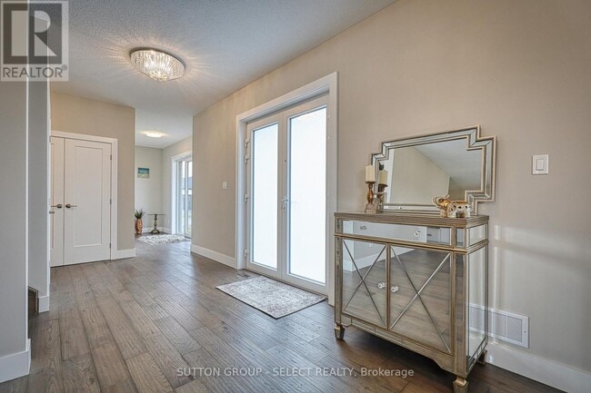 Building Photo - 19 Alexander Cir