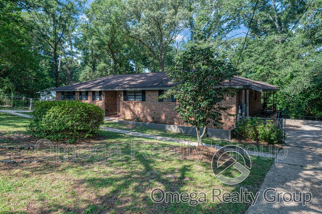 Foto del edificio - 1913 Forest Oaks Dr W