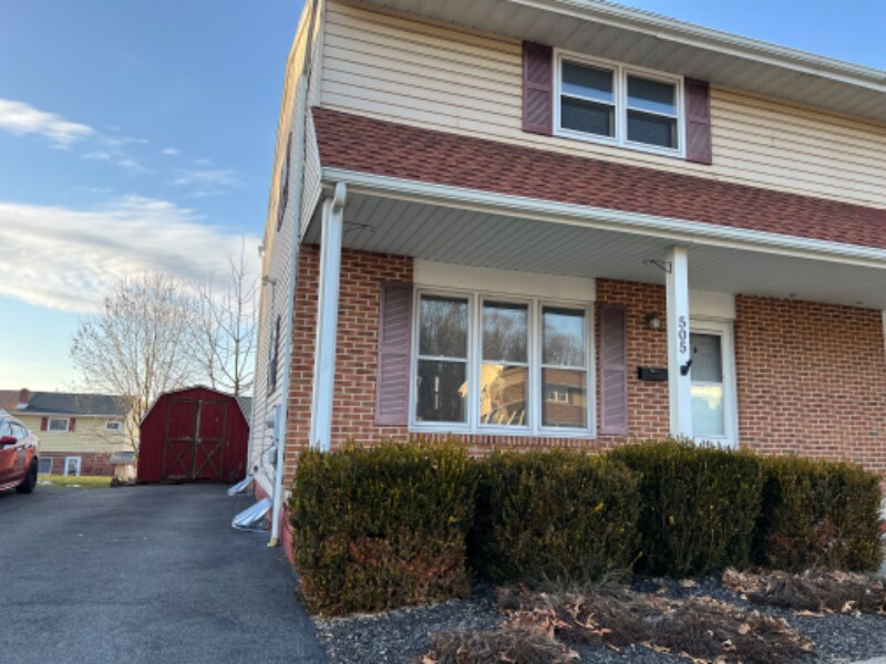 Foto principal - 505 E Linden St
