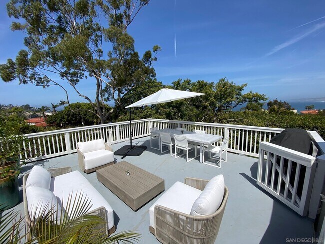 Foto del edificio - 7851 Hillside Dr