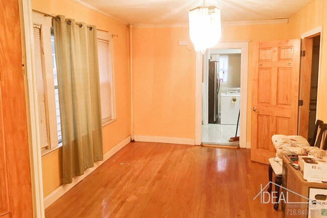 Building Photo - 889 East 37th Street #1FR