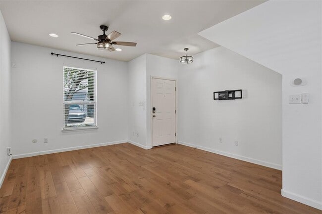 Building Photo - 5908 Red Bud Ridge Ln