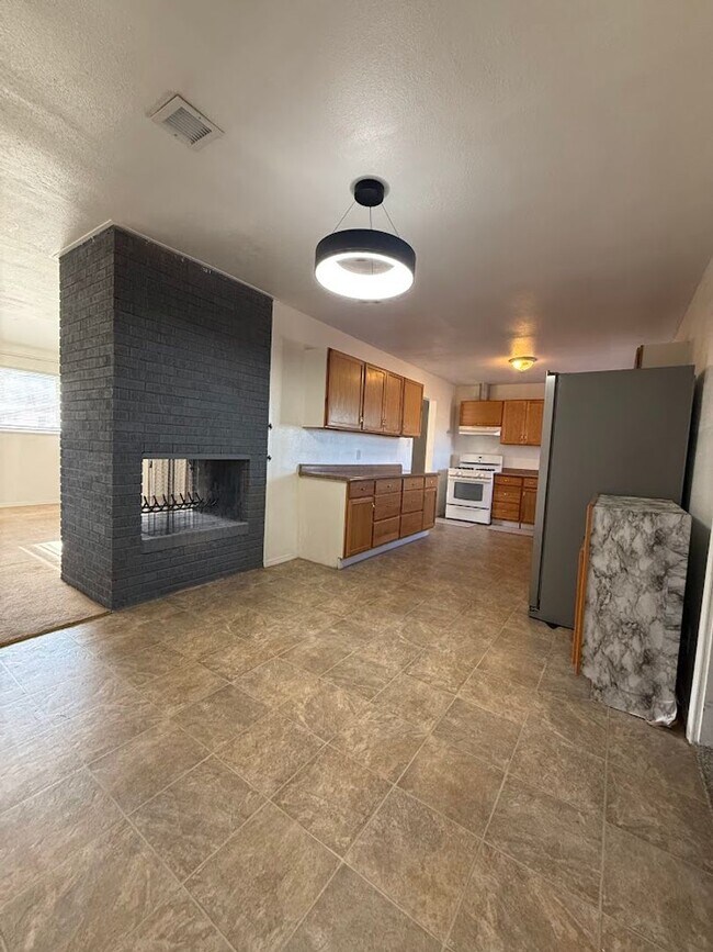 Foto del edificio - Well Maintained 3bd/2ba Home With Large Bonus Room