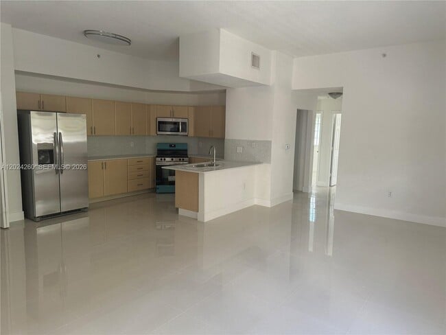 Building Photo - 2851 Riverside Dr