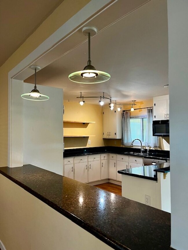 Foto del edificio - 6231 Forest Ln