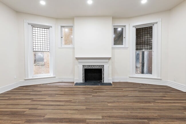 Building Photo - 1916 Eutaw Pl