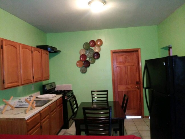 Foto del edificio - 8402 Flatlands Ave