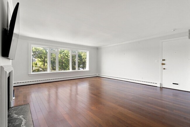 Building Photo - 266 Beacon St