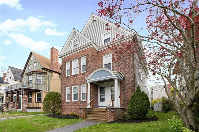 Foto del edificio - 167 Irving Ave