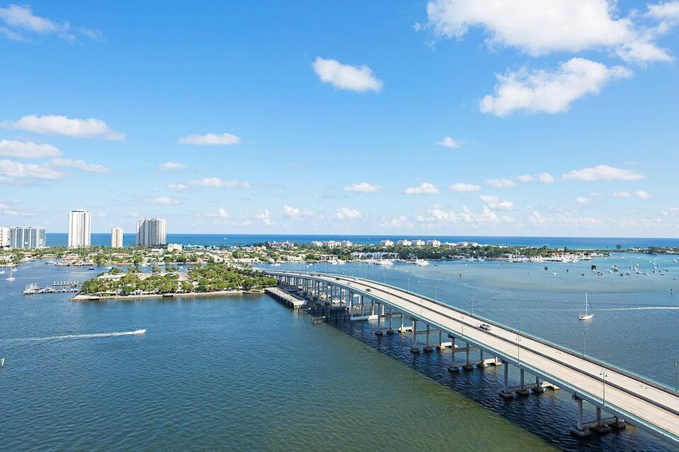 Foto principal - 2640 Lake Shore Dr
