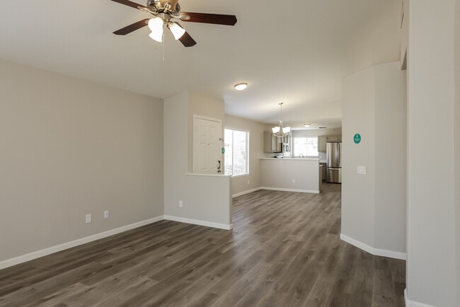 Foto del edificio - 15850 N 32nd Way