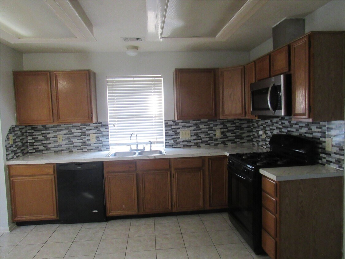 Foto principal - 5418 Imperial Grove Dr