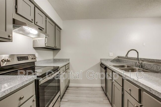 Foto del edificio - 1939 Cranford Dr