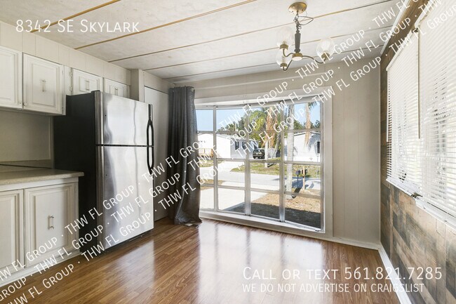 Foto del edificio - 8342 SE Skylark-