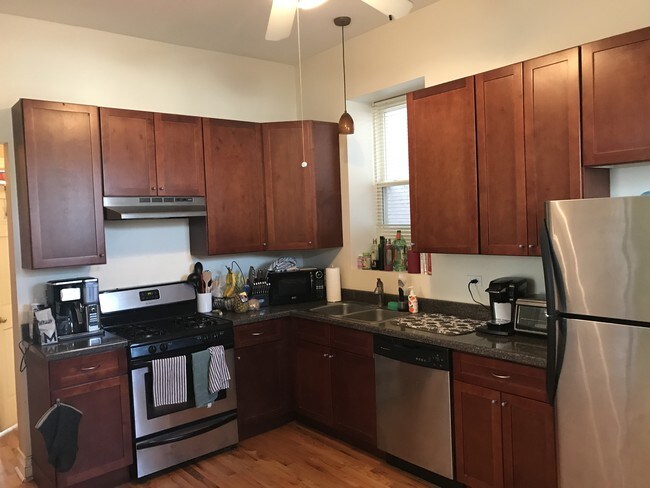 Kitchen - 2034 Bissell N St