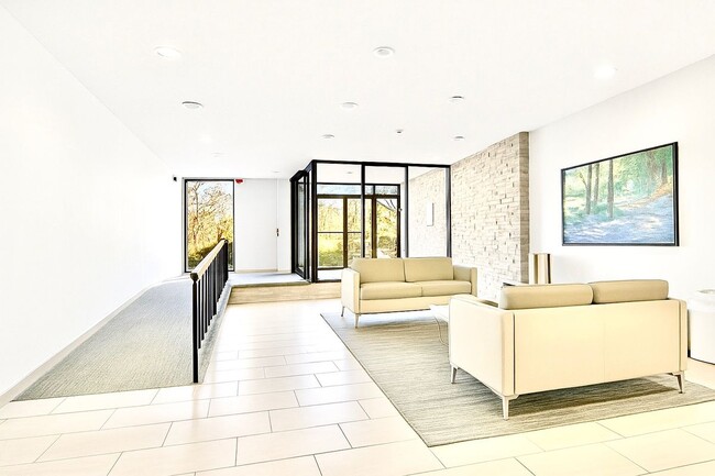 Building Photo - 416 Benedict Ave