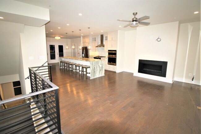 Foto del edificio - Elegant 3 Bedroom 2 Full 2 Half Bath Townhome in Ashburn